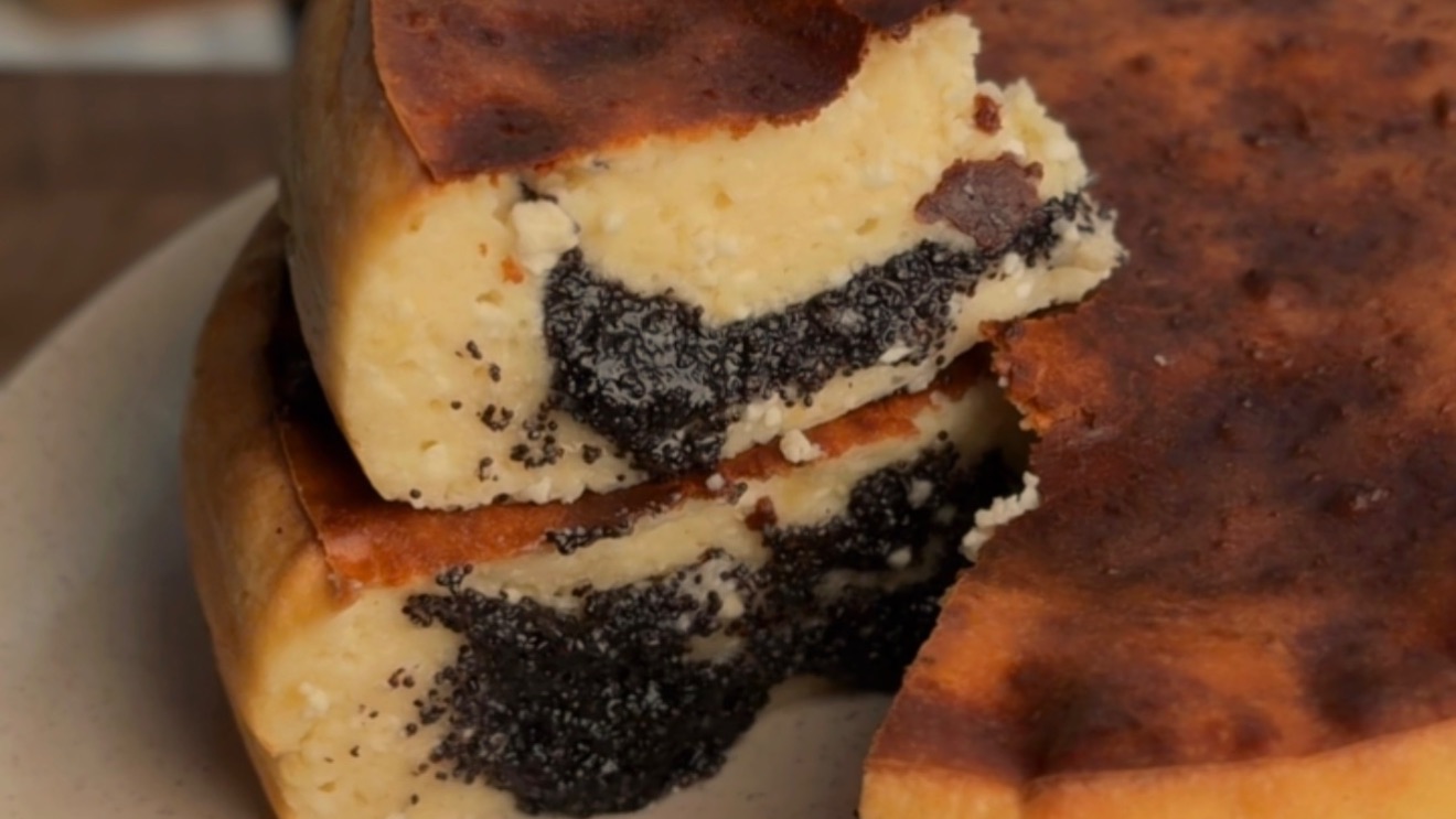 Творожная запеканка с маковой начинкой — нежность и вкус в каждом кусочке 🥧✨