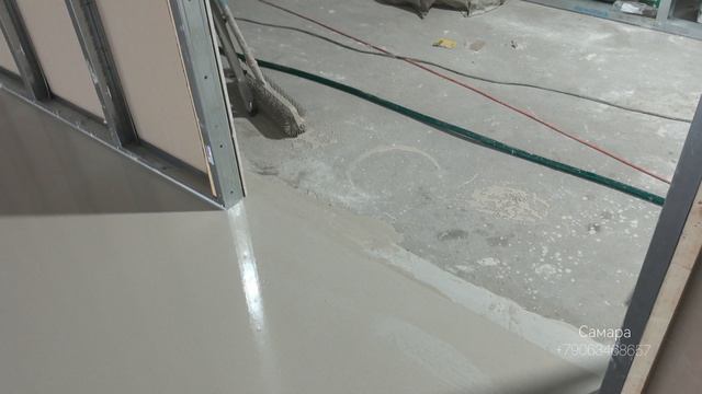 Наливной пол Samaragips 35 выравниваю стяжку под укладку напольных покрытий.