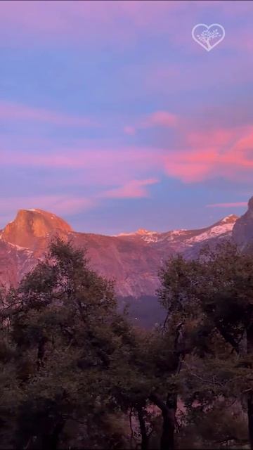 Нереальный закат в долине Йосемити