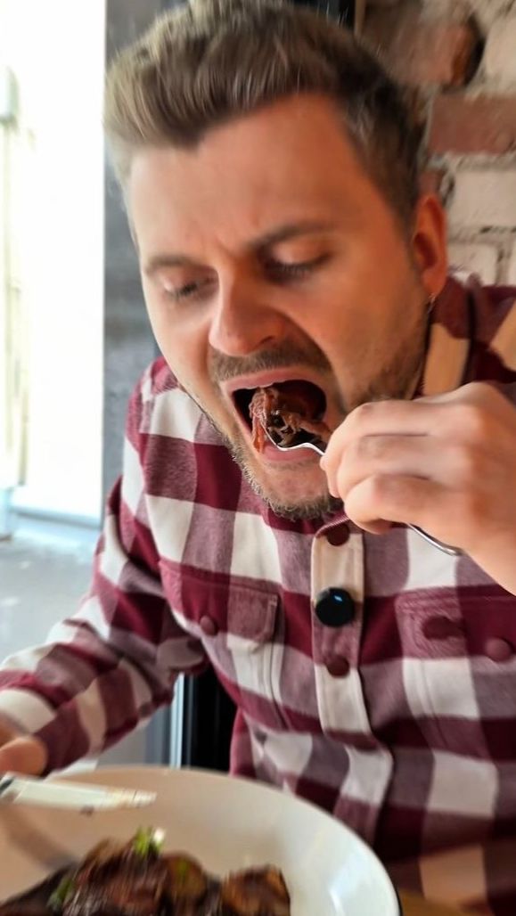 Заводной Макс порекомендовал любимый ресторан