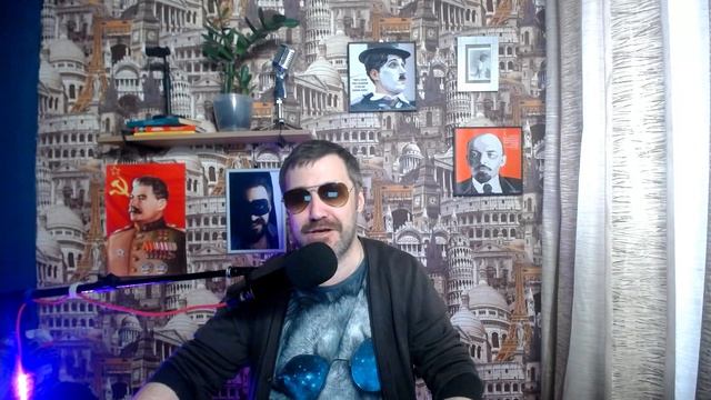 Артист Максим Галкин приютил плаксивую поклонницу