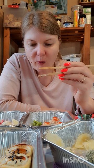 Мукбанг. Роллы