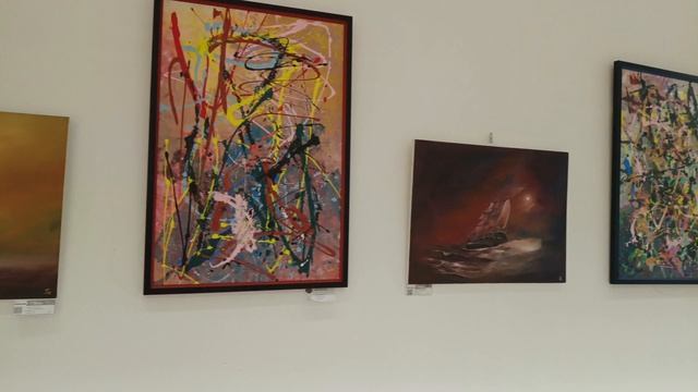 Смотри сюда, выставка- продажа