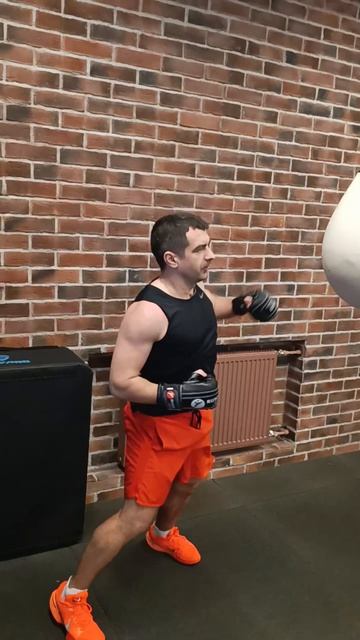 бить не гладить. #поставитудар #панчерЧарного