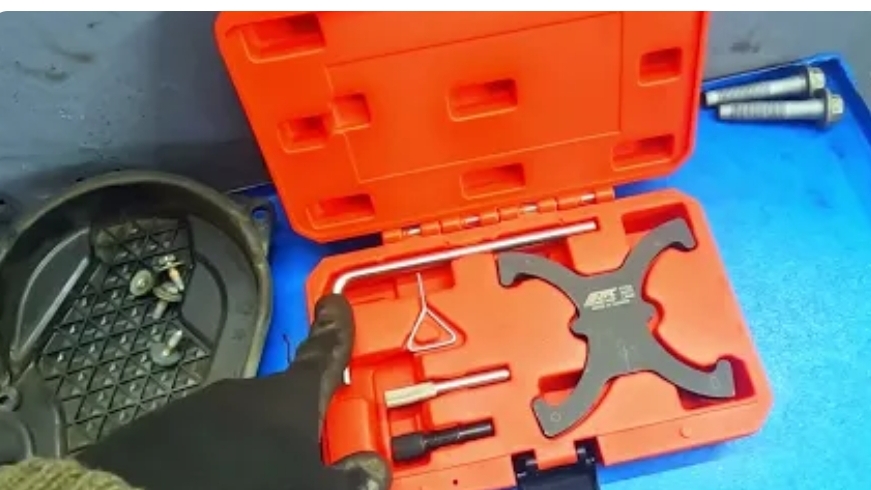 МЕНЯЮ ГРМ С ПОМПОЙ НА FORD KUGA 2.0L DURATORQ TDCI