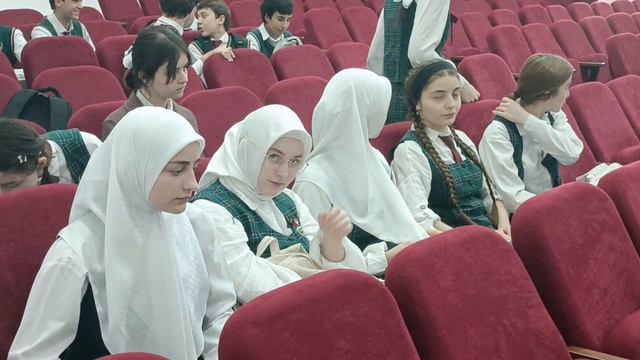 В школе № 19 г. Назрань сегодня состоялось культурное событие: артисты Ингушского молодёжного театра