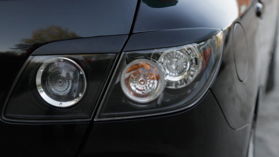 Mazda 3 Bk  Снятие фар с крышки багажника