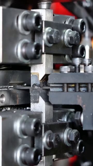 Промышленное  производство гвоздей.