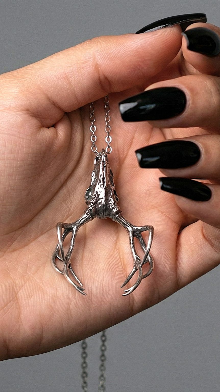 Стальной кулон на цепочке 