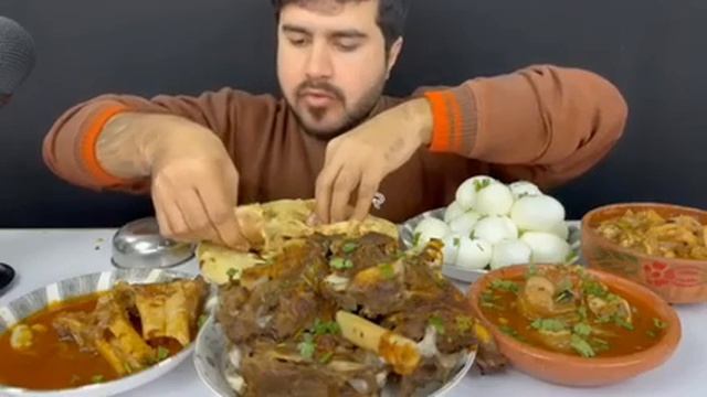 Мукбанг мясо на кости , яйца Еда на камеру