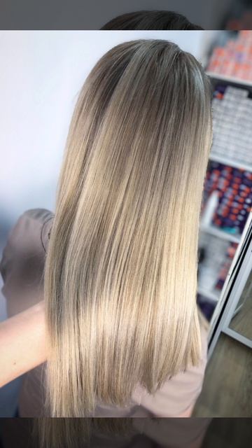 Окрашивание волос топ - тренд сезона. 
Аиртач.