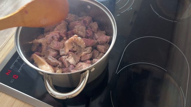 Рецепт нежной тушеной говядины