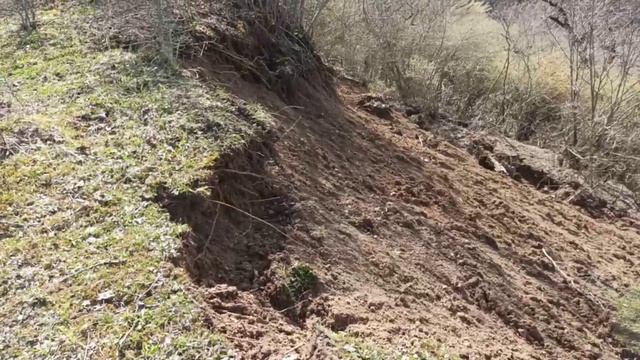Ополозни в горном месности в Дагестане, после дождя вгорах много ополозни