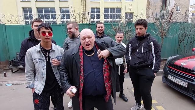 Барецкий Стас поздравит нас!