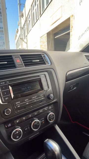 Volkswagen Jetta Седан 1.6 MPI AT 2014г