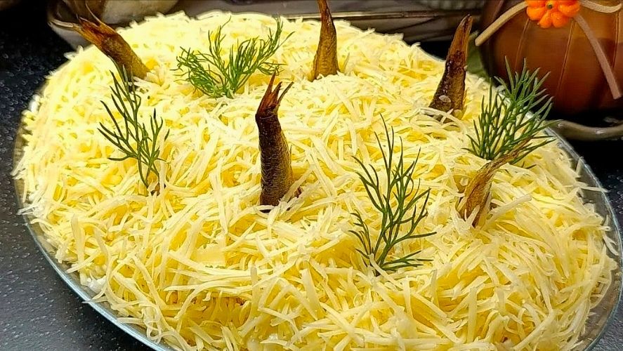 САЛАТ СО ШПРОТАМИ 😋👍