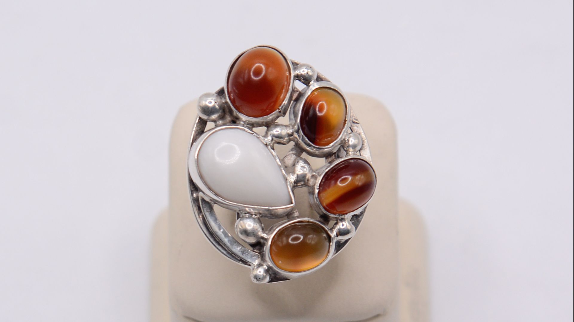 Кольцо Сердолик и белый агат (Кахолонг)