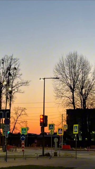 А какие неочевидные плюсы в твоей работе? 😉 расскажешь? #ночнаяработа #ночнаясмена #диджей #dj #рабо