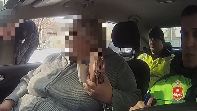 Автоледи без прав и с поддельными номерами оштрафована в Черногорске