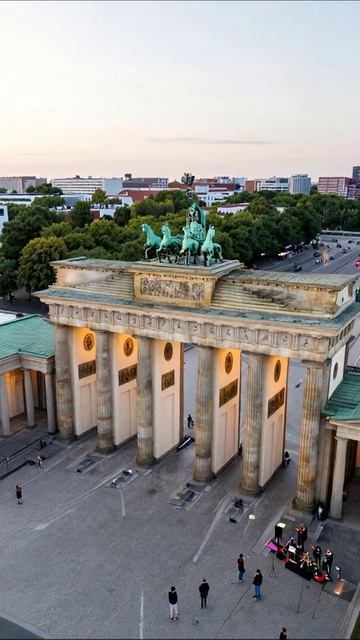 Бранденбургские ворота: Символ Берлина #Берлин #Достопримечательности #История