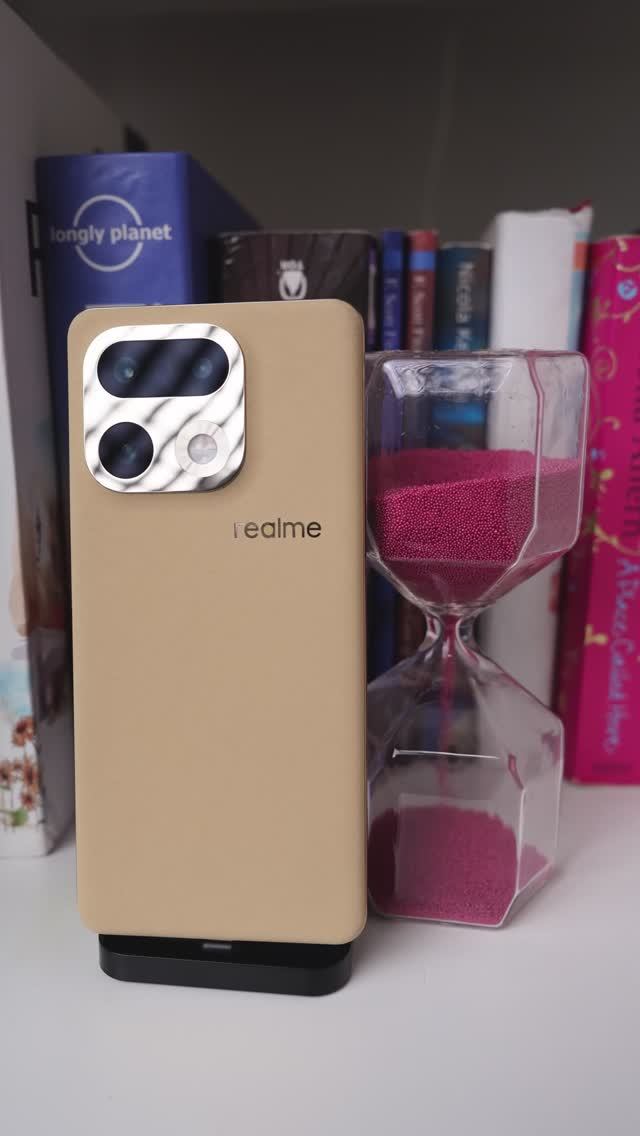 Realme 16 Pro+ ПОЛНЫЙ ОБЗОР НОВИНКИ с камерой 200MP! 🔥😮 #shorts #realme16proplus