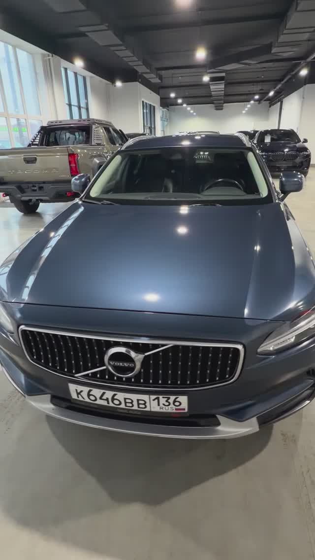 Volvo V90 синий универсал