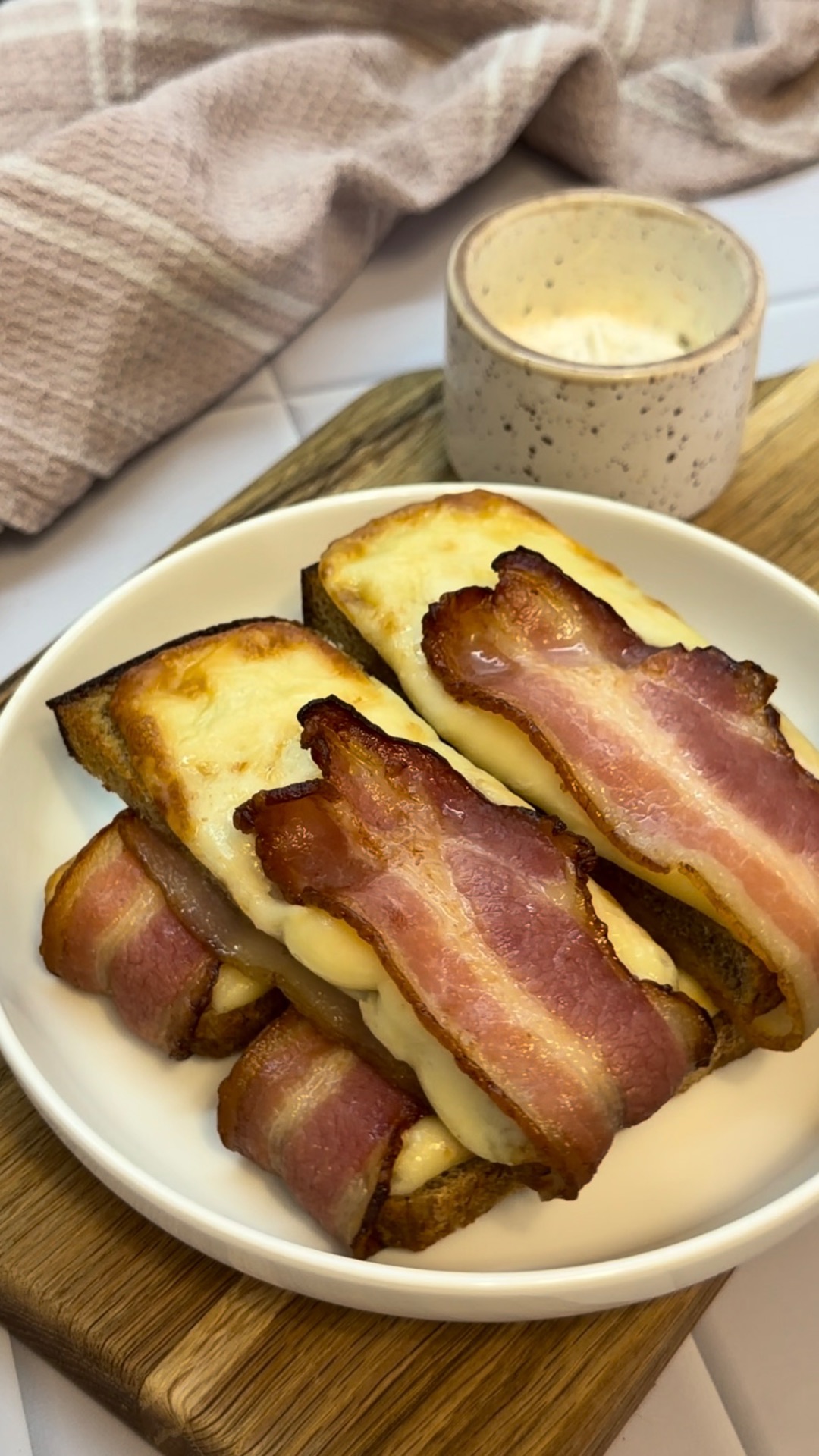 БУТЕРБРОД С БЕКОНОМ