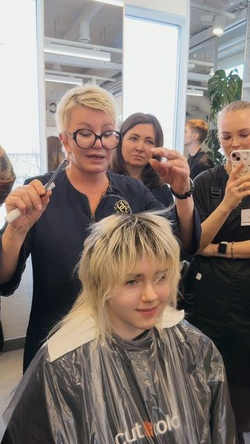 Мама испортила волосы 😭