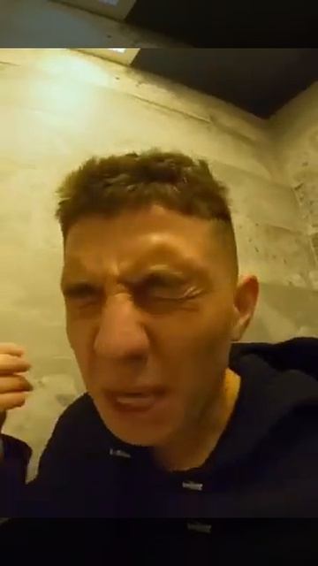 Пипец У меня Все кросовки мокрые Романтик фигов (шепотом)