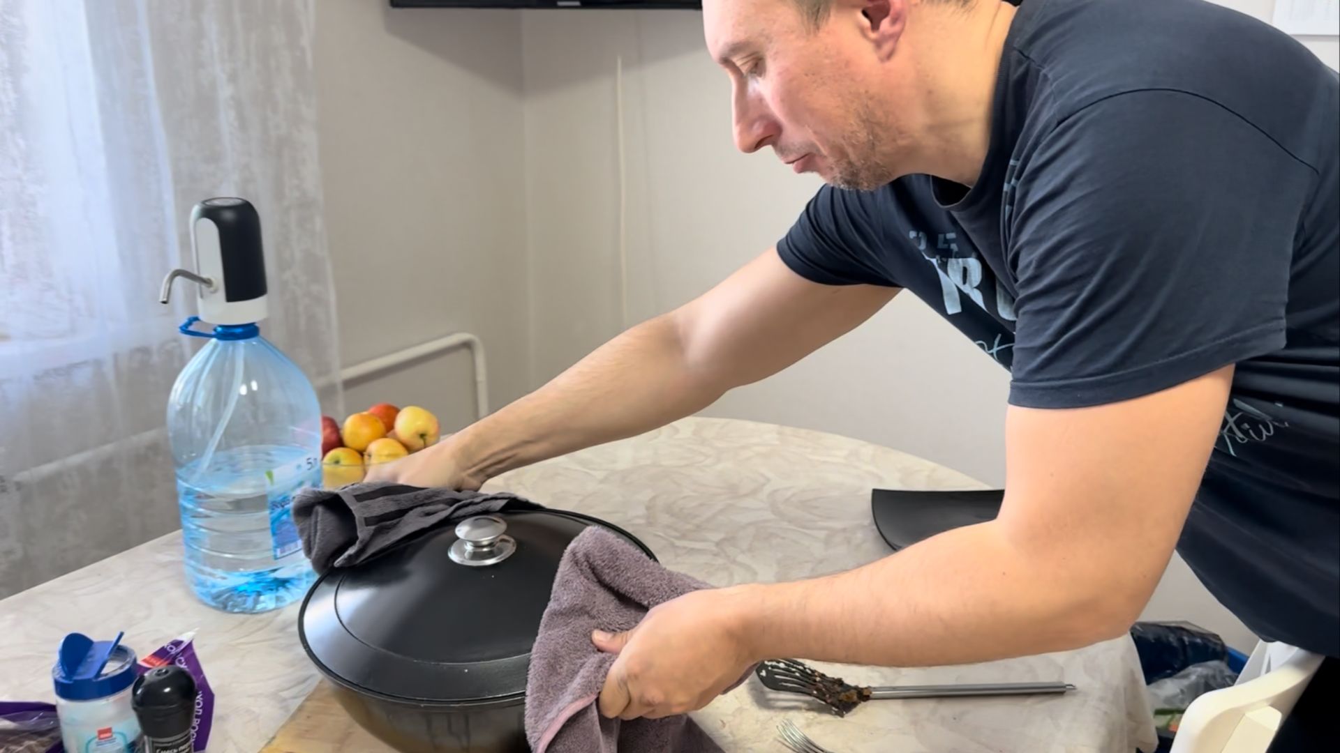 ПЛОВ со ВТОРОГО РАЗА: открываю огромный казан на камеру. Что внутри? | Семья Перевязов | НАШ  ДЕНЬ