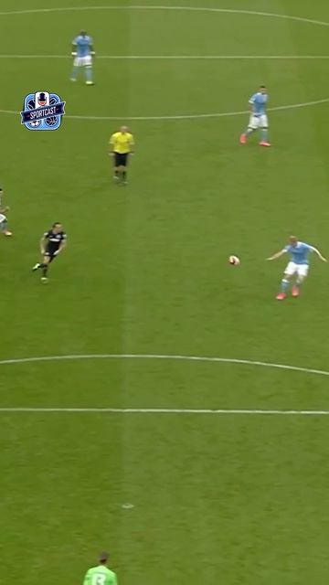 ❤️19 сентября 2015 года бельгиец открыл счёт голам за «Манчестер Сити», поразив ворота «Вест Хэма».