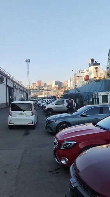 Выгрузка на СВХ г. Владивосток.  Пришло очень много Suzuki Jimni 👍
