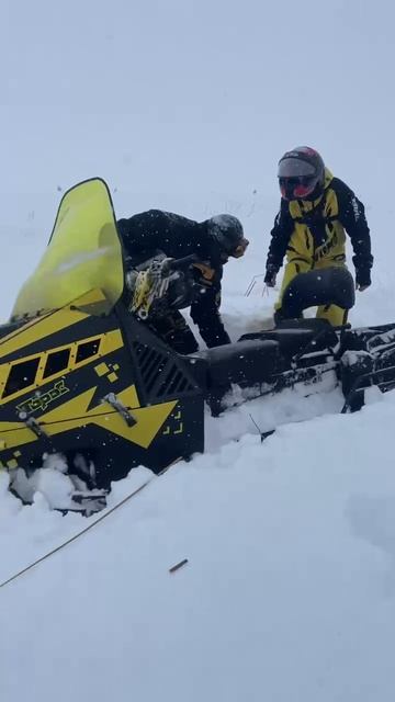 Что будет если послушать друга #Vitar #снегоход #зима