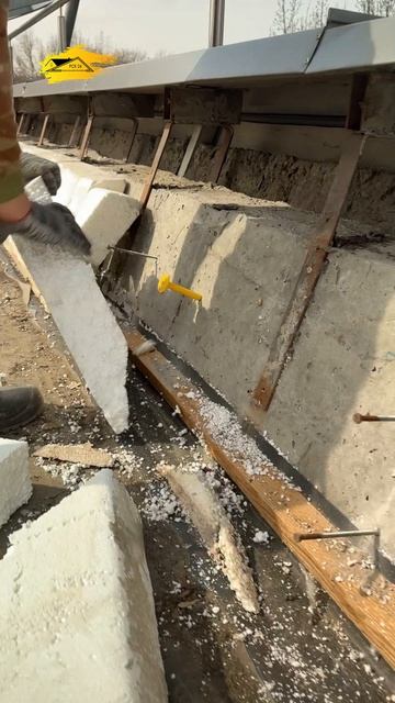 Снимаем старое покрытие 🙌