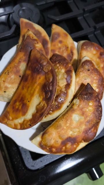 Приготовила чебуреки