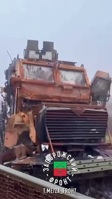 Уничтоженные американские ББМ International Maxx Pro и HMMWV ВСУ где-то на фронте !!!