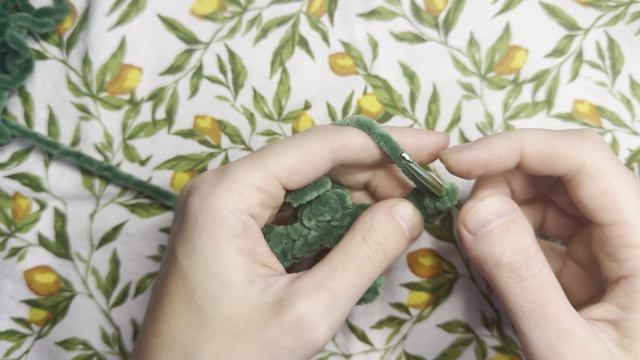 Вяжем ножки для лягушонка (часть 2)