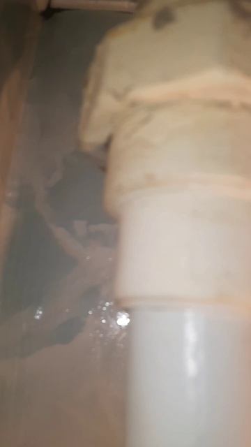 Свищ на трубе полипропилена .