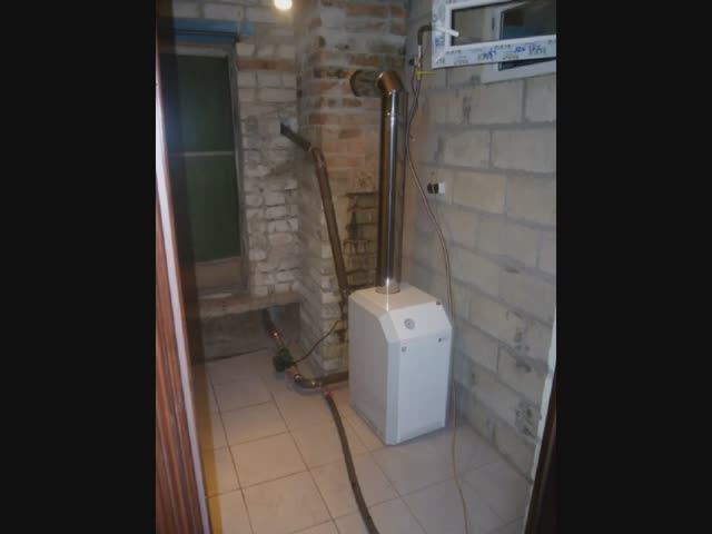 Установил напольный газовый котёл и соединил его с отоплением .