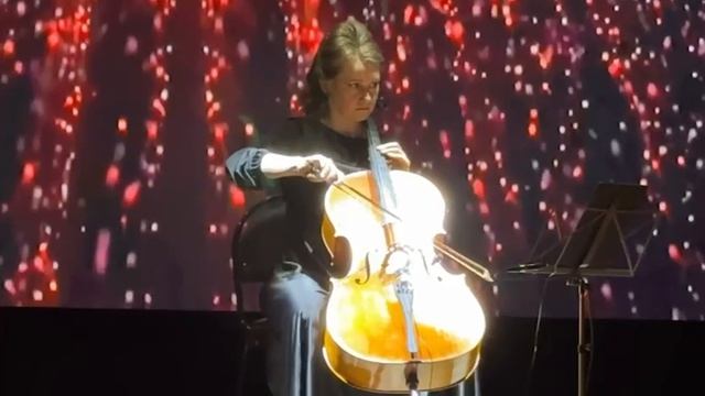 Наталья Кривицкая. Виолончель при свечах «Саундтреки Ханса Циммера» во Владивостоке 1 мая