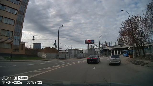 Ford Focus Р172РР190
Поворотники никогда не включает, в зеркала не смотрит.