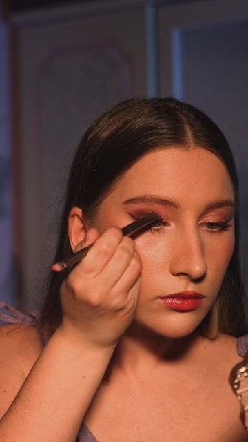 Подчеркиваю цвет глаз