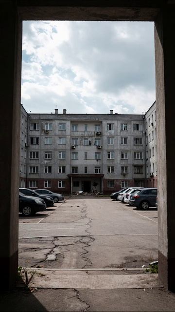 Печаль одиночества в серых стенах #грусть #пейзаж #жизнь