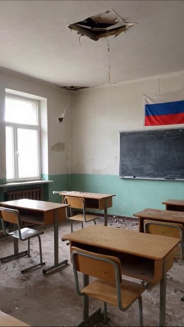 Пустынный класс: заброшенные мечты #упадок #образование #прошлое