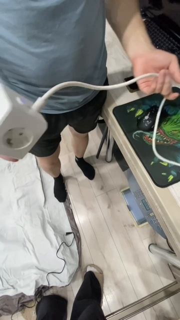 Удобный двуспальный надувной матрас для дома и кемпинга.