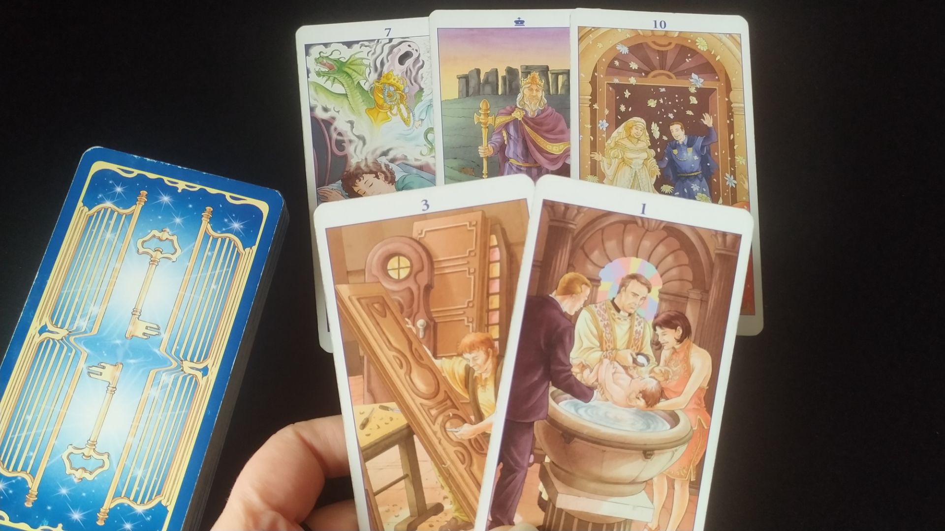 Расклад Таро на скрытое в отношениях