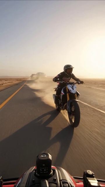 Сквозь пески на мотоцикле: адреналин и скорость #мотоцикл #приключения #адреналин