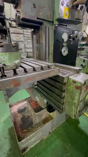 TOS FN40 Инструментальный Широкоуниверсальный фрезерный станок. Видео в работе