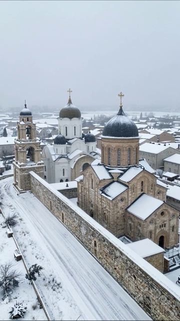 Зимняя сказка: Монастыри под снегом #монастырь #зима #пейзаж