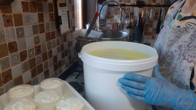 15 апреля. Варю адыгейский сыр.